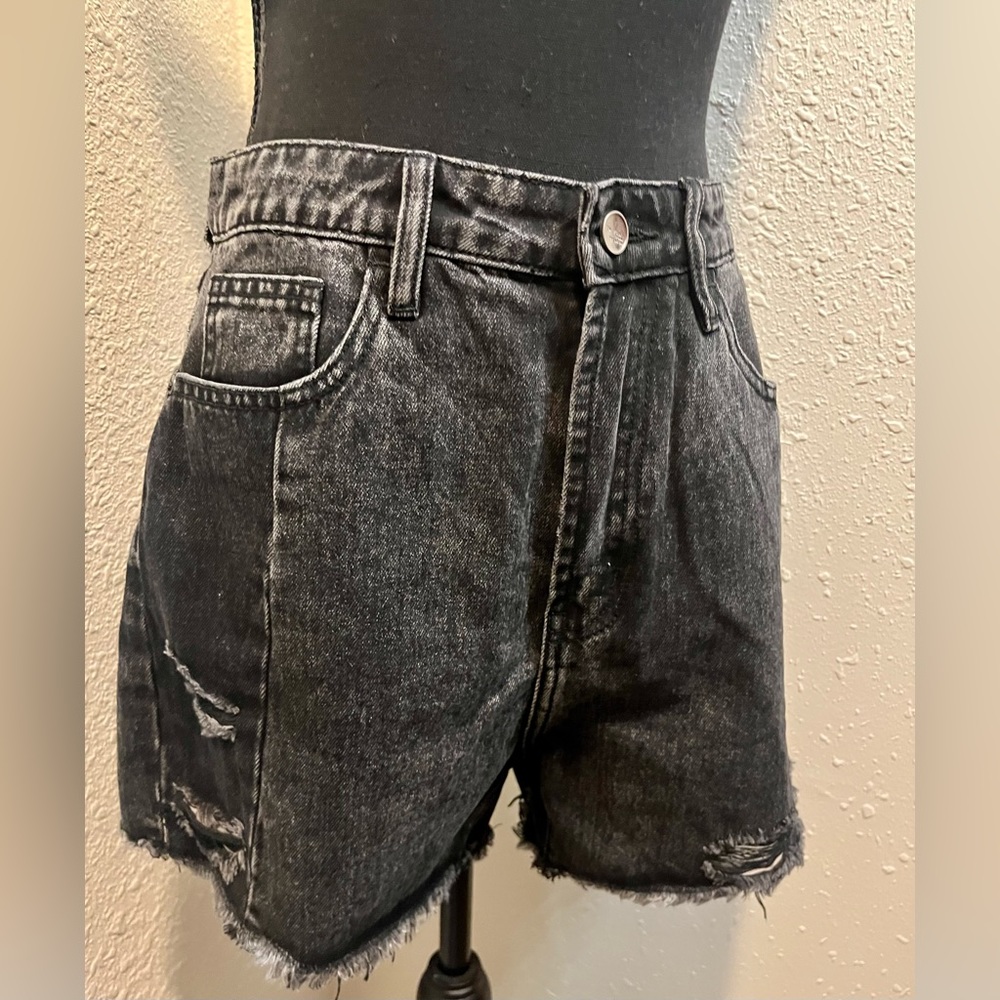 NWT L&M Women’s Boyfriend Black Denim Shorts (Knee Length)